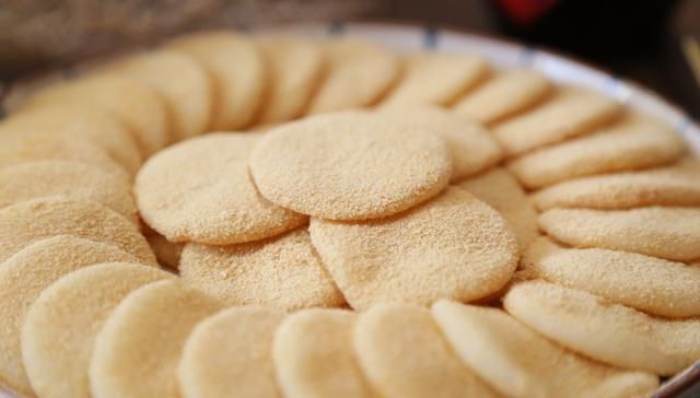 糯米粉这样做太好吃了,不揉面不发面,蒸一蒸就上桌,孩子爱吃