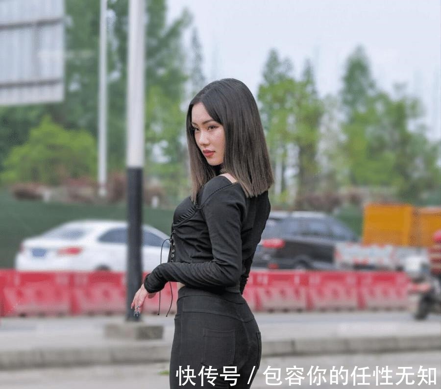 夏季|街拍紧身套装,这就是夏季的神秘穿搭风!