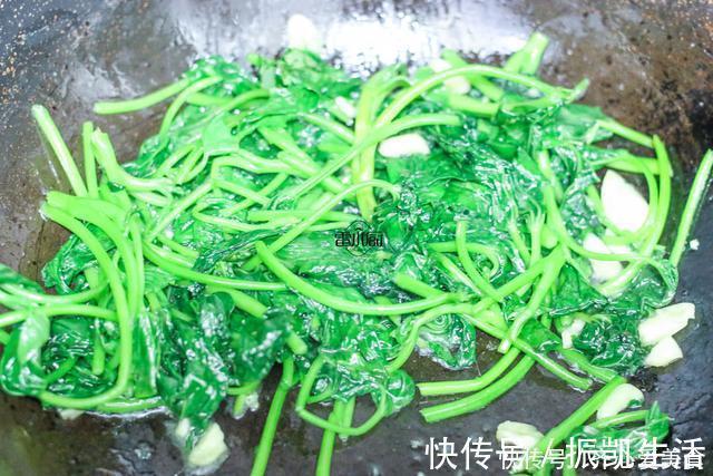 很多人冷落了这种瓜的叶子，它可是真正的长寿食材，蔬菜皇后！