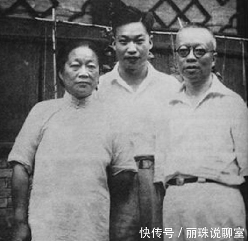 文学|儿子被同学取绰号嘲笑,父亲知道后将绰号改成名字,此人家喻户晓