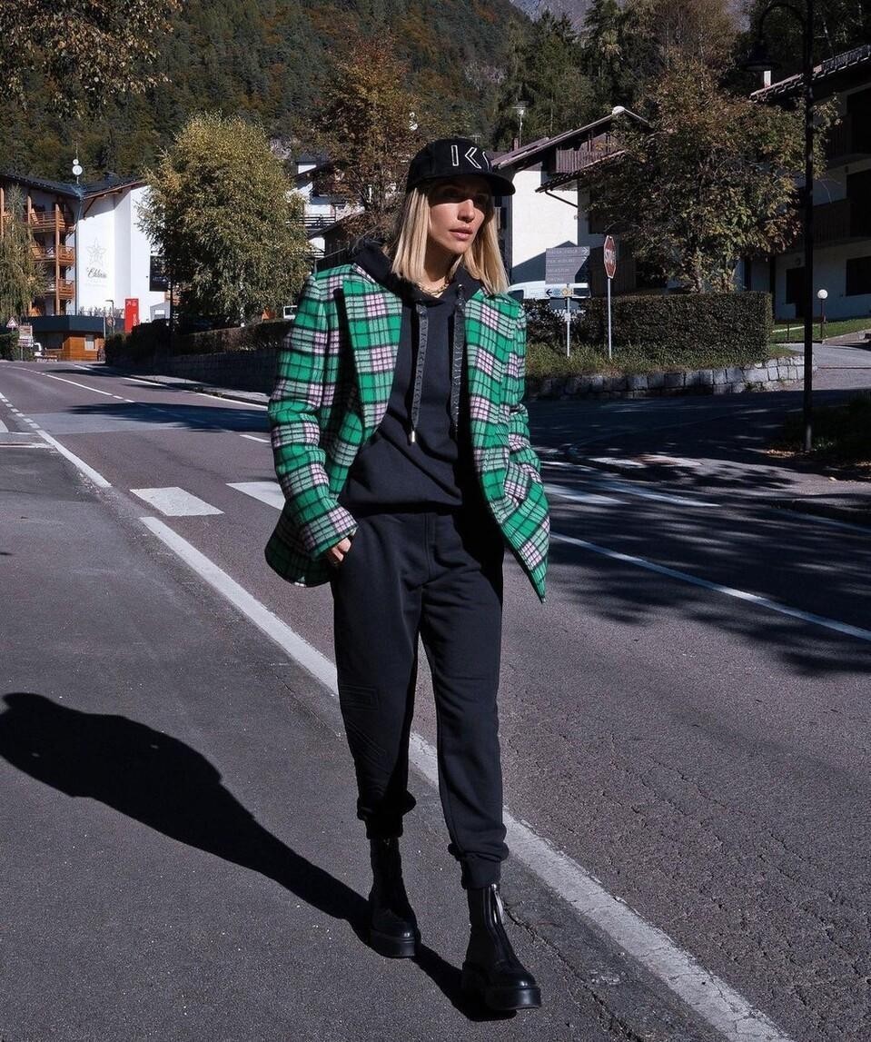 百搭色|经典的卫衣套装穿对了更有个性, 这几款卫衣造型, 时髦精来试试