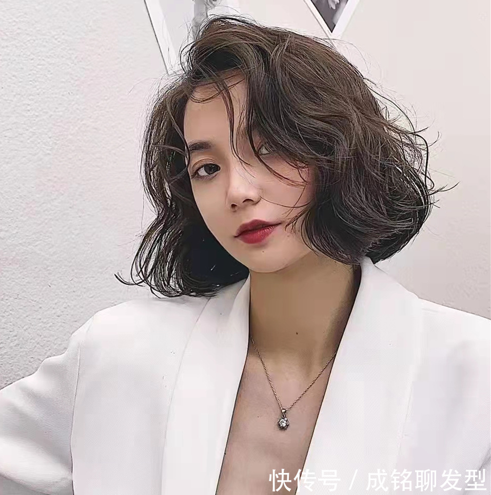 卷发|9款适合40到60岁女人的烫发,都是现在流行款式,时尚减龄好打理