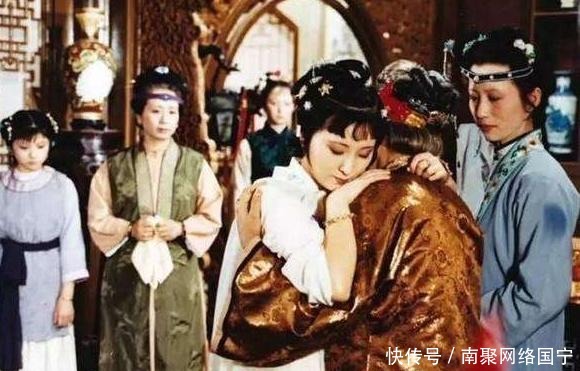 外孙女|贾母那么有钱,又那么疼爱林黛玉,为啥每月就只给她几百钱?