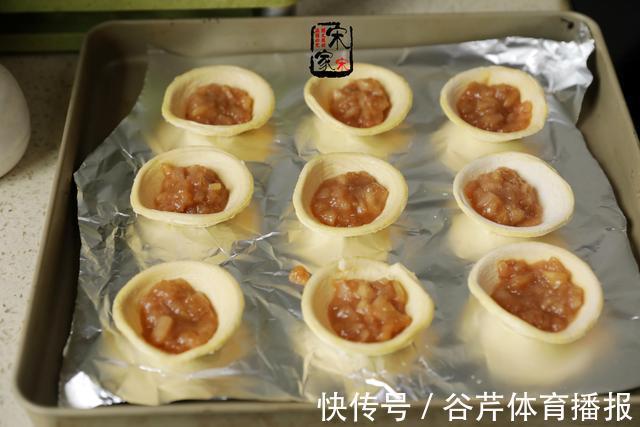 黑芝麻|水蜜桃正便宜,买2斤回家做点心,酸甜掉渣,孩子抢着吃