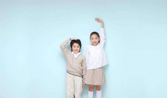 长高|孩子是长得矮还是长个晚？父母从这几点就可以判断出来
