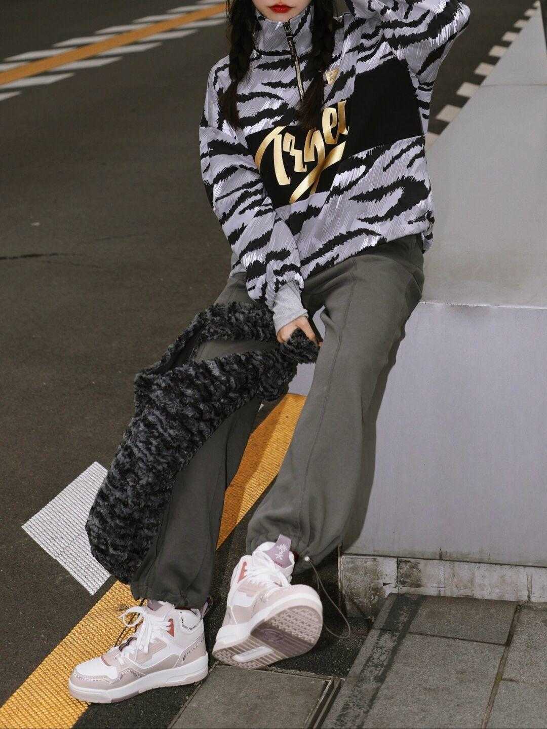 鎏金 今年流行“烫金元素”,个性时髦又有气场,普通人也能穿出高级感