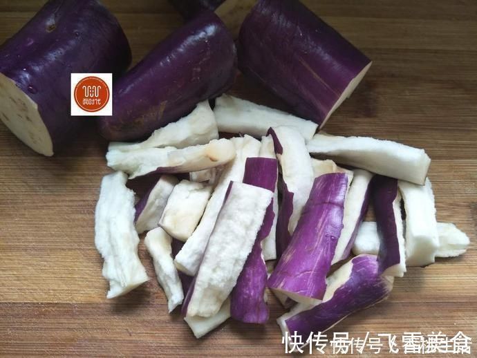 茄子|茄子最好吃的做法，这样炒省油不油腻，秒杀红烧茄子，做法还简单