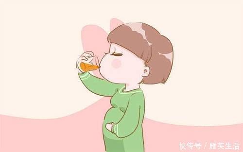 胎儿|羊水质量好的孕妈，通常有这样表现，如果你也有，胎儿会发育很好