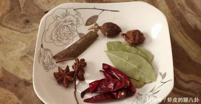 做法|想吃卤猪蹄不用出去买了,做法和配方都告诉你,学会在家就能做