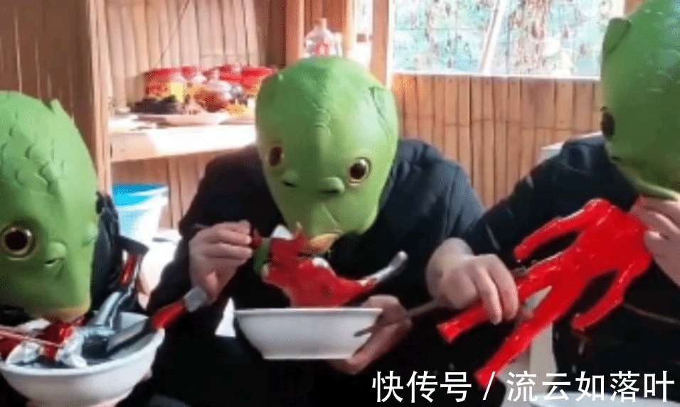 下限|网友恶搞奥特曼毫无下限,烧烤奥特曼辣眼睛,粉丝请尊重英雄