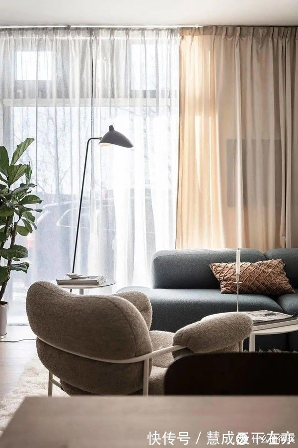 书房|她家64㎡,全屋装修简单素雅,光一个客厅就把人迷住了,真好看