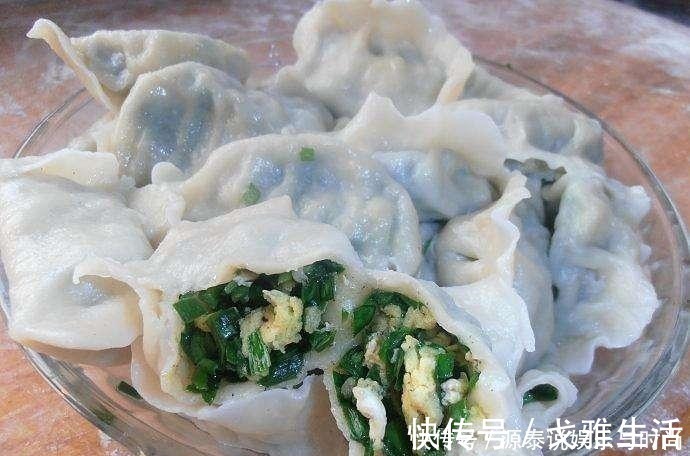 调韭菜鸡蛋馅时,最忌放这2种料,却有很多人爱放,难怪饺子不香