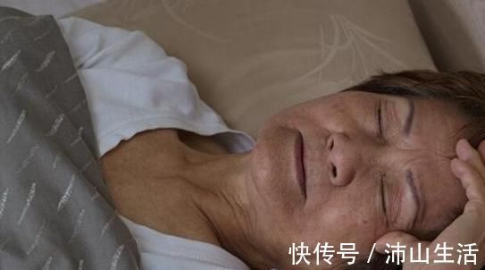 糖尿病人|糖尿病餐前“喝一杯水”，餐后血糖可以降低几点？医生准确告诉你