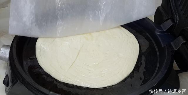 金丝手抓饼|面粉这样做太香了,开水一烫,做出创意手抓饼,做一次三天不起早