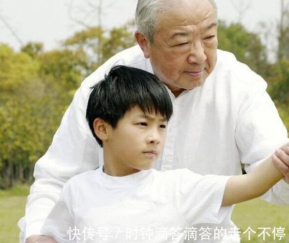 孙子辈|有3类老人很适合带娃,孩子跟着他们不仅变聪明,而且会有大出息