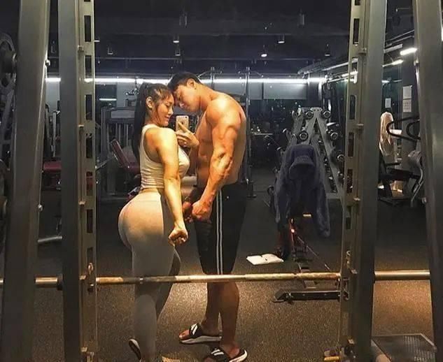 S曲线|她身高170,体重135斤,健身三年练出S曲线,令网友羡慕她的身材