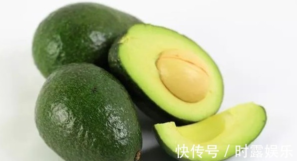 白发|黑发多是“吃”出来的!医生提醒3种食物是白发高手,最好少吃