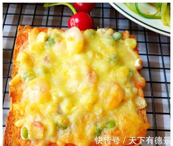 芝士|想吃披萨不用买，不用揉面和醒发，十分钟就能做好