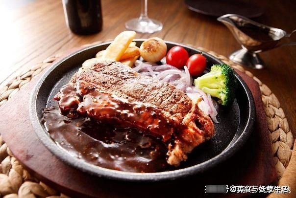 牛排|吃牛排，服务员给纸是干嘛的？千万别用来擦嘴，西餐知多少？