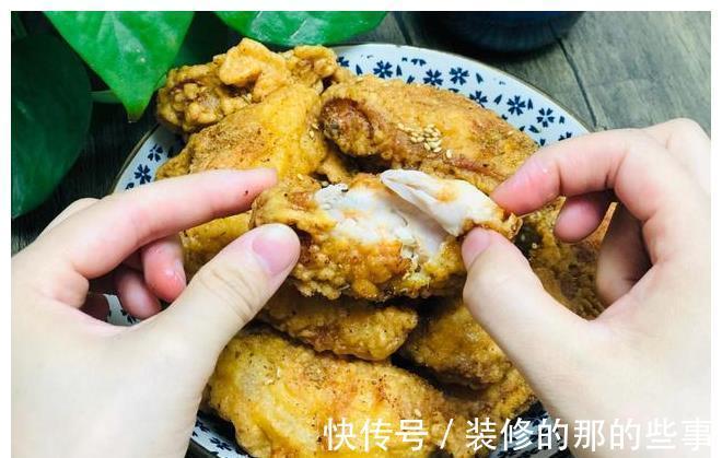 面包糠|炸鸡翅时，脆皮糊如何调制？牢记这3个小技巧，不放面包糠也酥脆