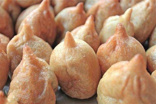 它生活在水中根茎能食用，寓意美好，营养价值不错，遇到了记得摘