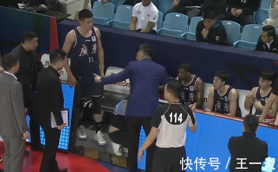 徐杰|“3分雨”下不停!广东男篮迎来久违的4上4下,杜锋终于挂上笑容