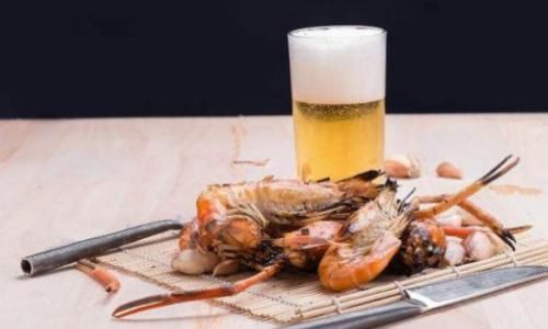  尿酸|尿酸高的人，此3类食物尽量少吃，降低体内尿酸，可赶走“痛风”