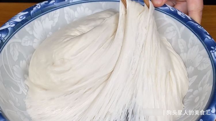 面包家常做法简单又好吃，不用揉出膜，蓬松柔软，想失败都难