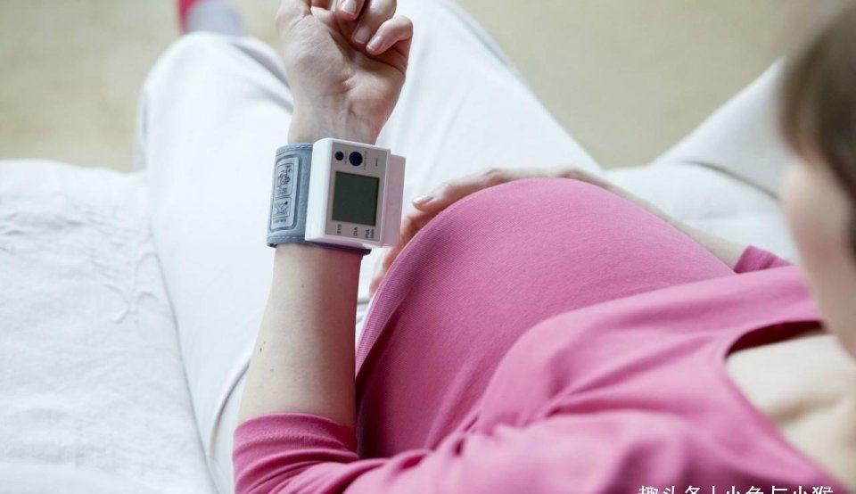 准妈妈|担心孕期水肿影响胎儿,23岁新手妈妈少喝水,医生说她自作聪明