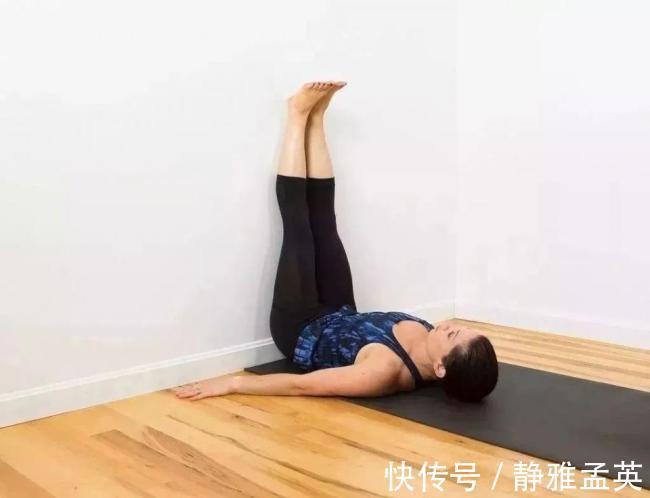 中老年人|睡前千万别做这个动作,失眠又折寿,第一个你就中招了!