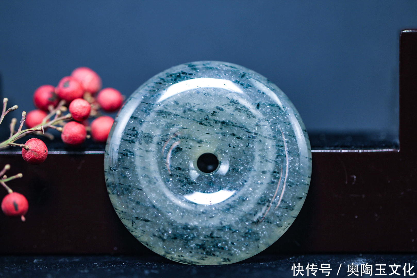 奥陶玉平安扣适合那些人群佩戴