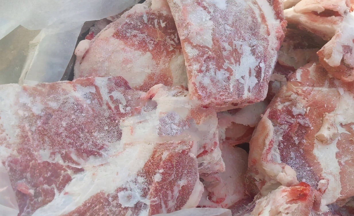 猪肉买多了,别直接放冰箱,老屠夫教你1招,3个月不坏,口感鲜嫩