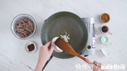 2周狂卖700万份！在家用平底锅就能做，哪还用去排队！