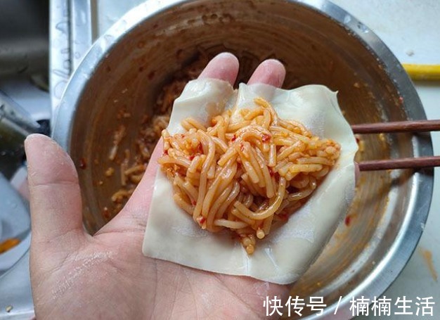 辣椒面|不煎不炸,包上馅锅里一蒸,皮薄馅足,吃着香