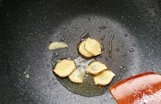 饭店大厨都是这样做这道菜~简单省事！出锅后，竟胜过大鱼大肉！