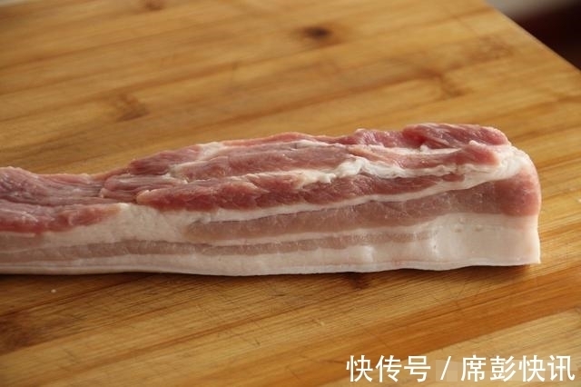 冰箱拿出来的冻肉,不要用水泡!教你一招,吃起来跟新鲜的肉一样