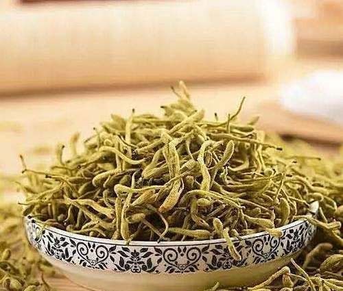 开水|建议大家：睡前往开水里悄悄放几粒，失眠没了，梦也少了，第二天人也精神了