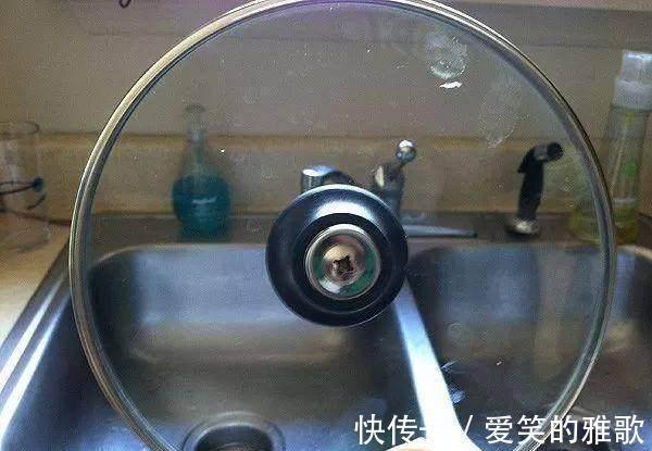 面粉|锅盖油污太多不好清理?清洗时加2个“小东西”,锅盖干净锃亮!