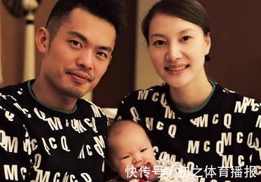 體育隊(duì)|謝杏芳和兒子旅行，5歲小羽身高好出眾，不見丈夫林丹陪伴