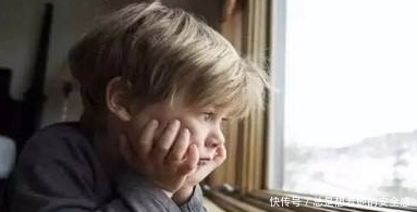 情况|孩子容易抑郁的背后,有啥原因?有哪些孩子容易出现这种情况?