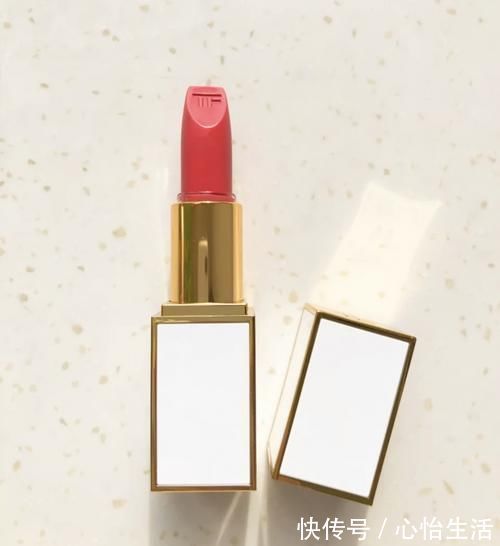 花钰|大牌口红别乱买,口红的保质期要会看,别稀里糊涂花冤枉钱