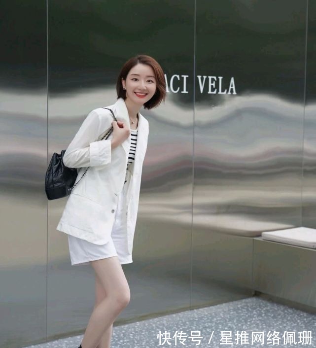 魅力|秋季穿搭可以做减法，穿搭风格简简单单就好，精致又有魅力