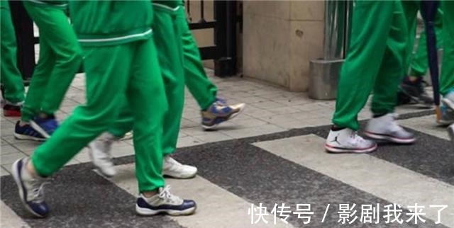 校服 校园“攀比风”盛行,身穿统一平价校服,却踩着天价名牌球鞋!