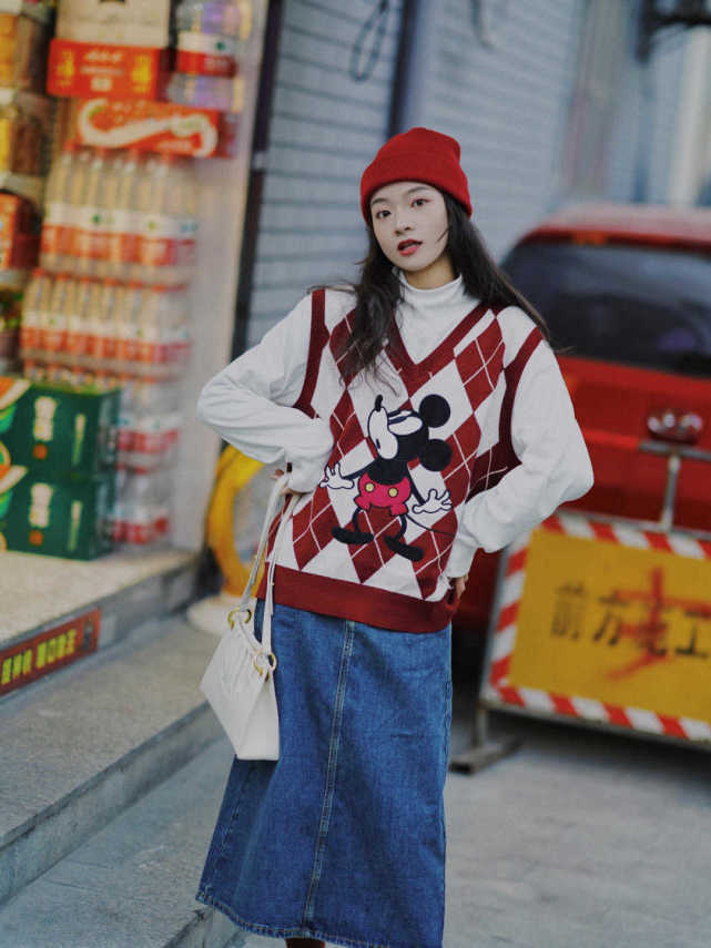 穿搭|开始降温了,毛衣马甲搭配高领打底衫和半身裙,保暖又好看!