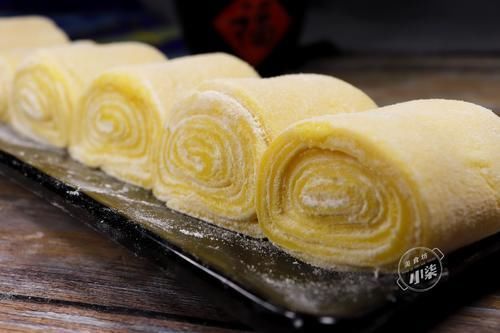 2个红薯,1碗糯米粉,不烤不油炸,简单一做,软糯香甜又多层