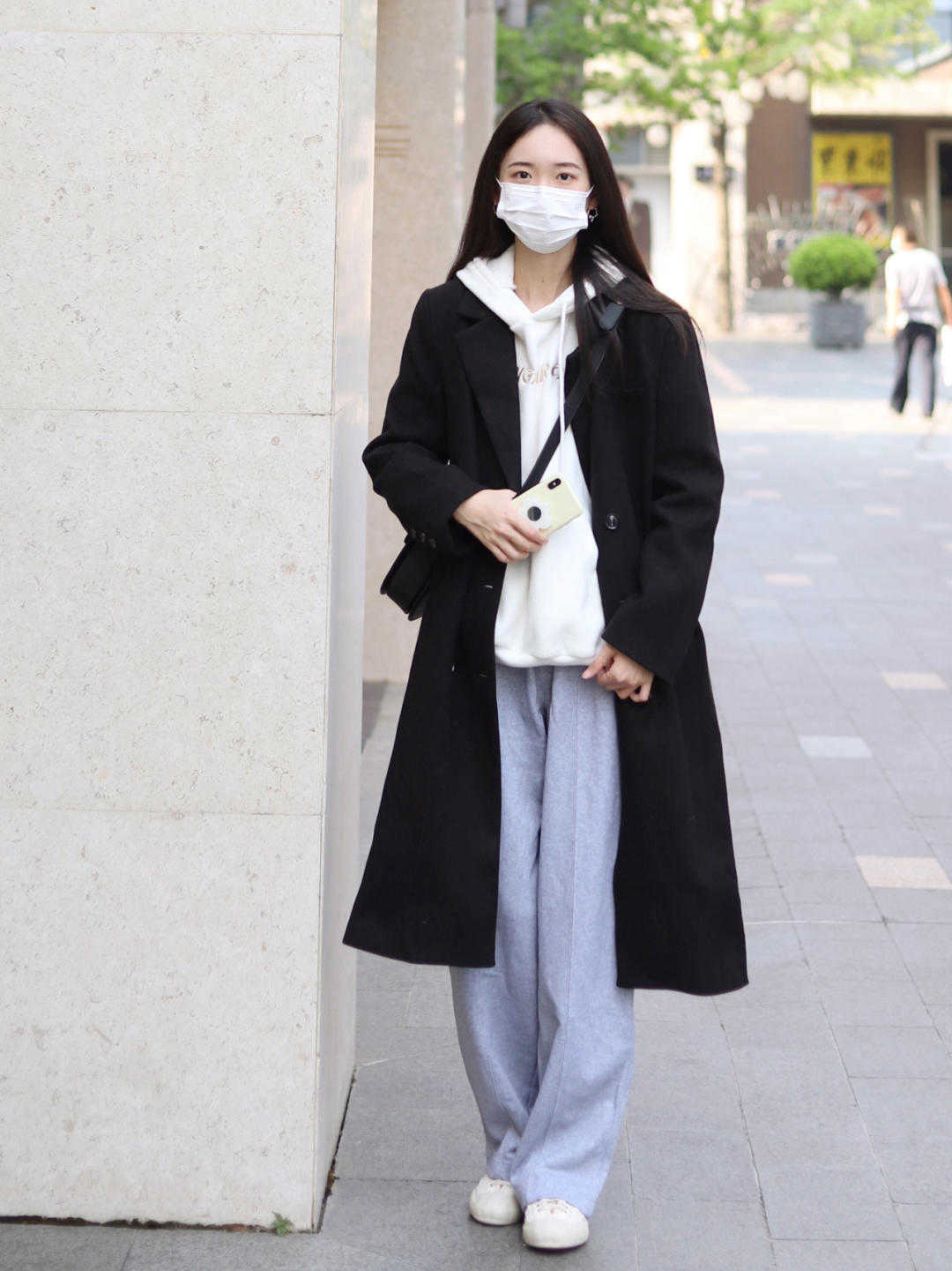 身形 初冬一定要选“大衣+卫衣”!遮肉显瘦又减龄,保暖效果还超赞