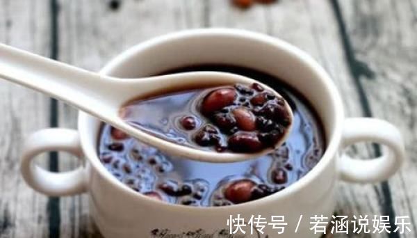 醋泡花生米|花生和它一起吃,胜过“阿司匹林”,清洁血管防血栓,血压悄悄降