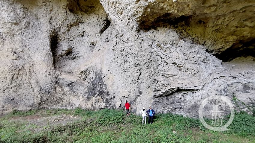 来一场“地心之旅” 小三峡天坑探秘