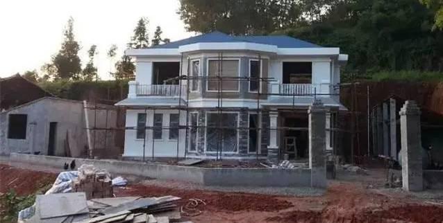 小王|70后老夫妻合伙开山,40万为孩子建独一无二的2层婚房,牛!