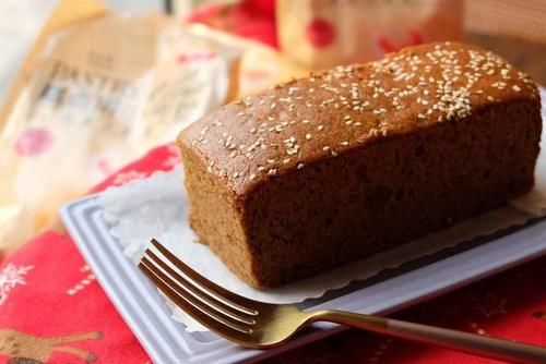  香甜软糯的红枣红糖蛋糕，做法简单容易上手，是女人的福音